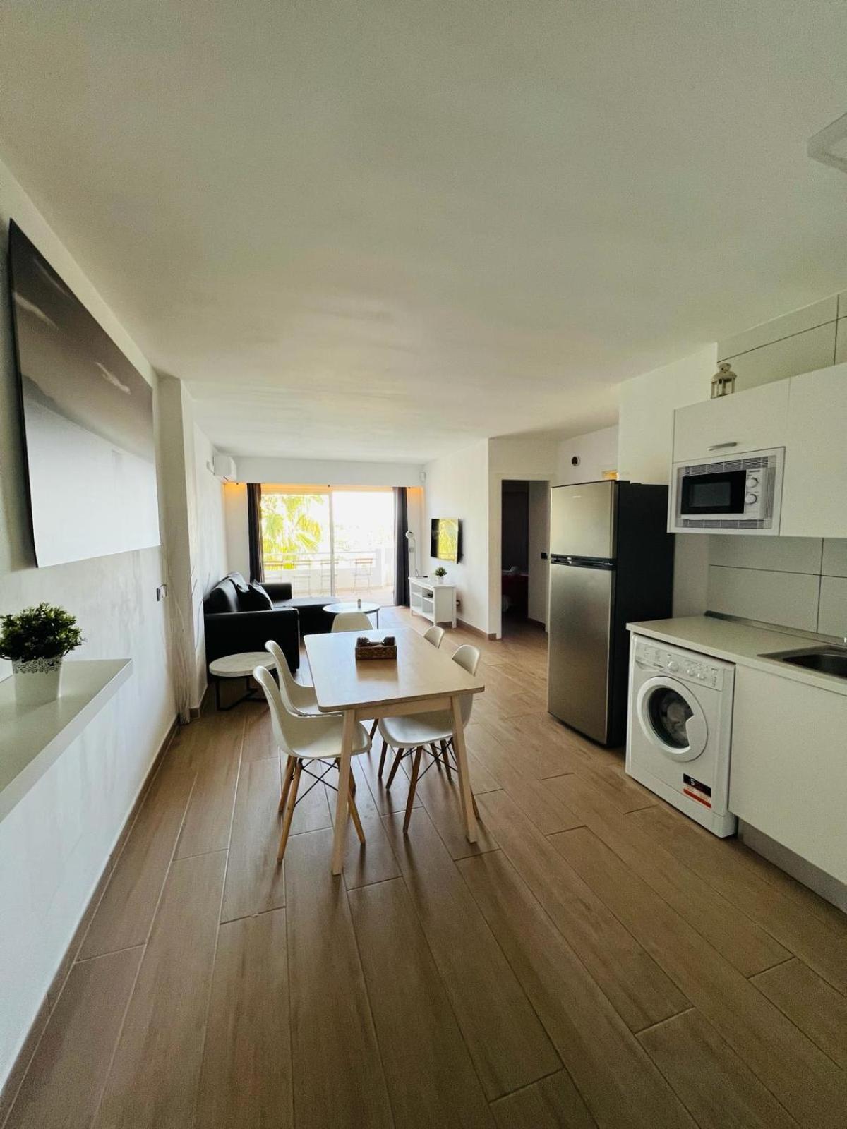 Bright Apartment In Puerto Alcudia 阿尔库迪亚港 外观 照片
