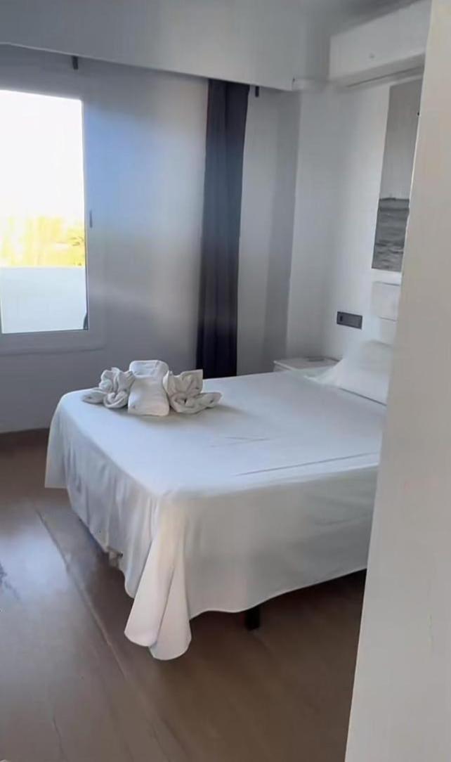 Bright Apartment In Puerto Alcudia 阿尔库迪亚港 外观 照片